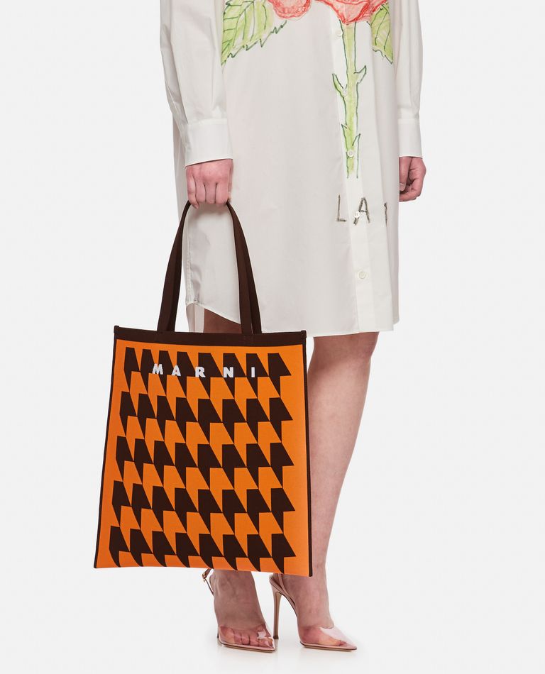 トートバッグ MARNI LOGO PATCH FLAT KNIT SHOPPING BAG Small white leather Museo hobo bag with patches | Marni