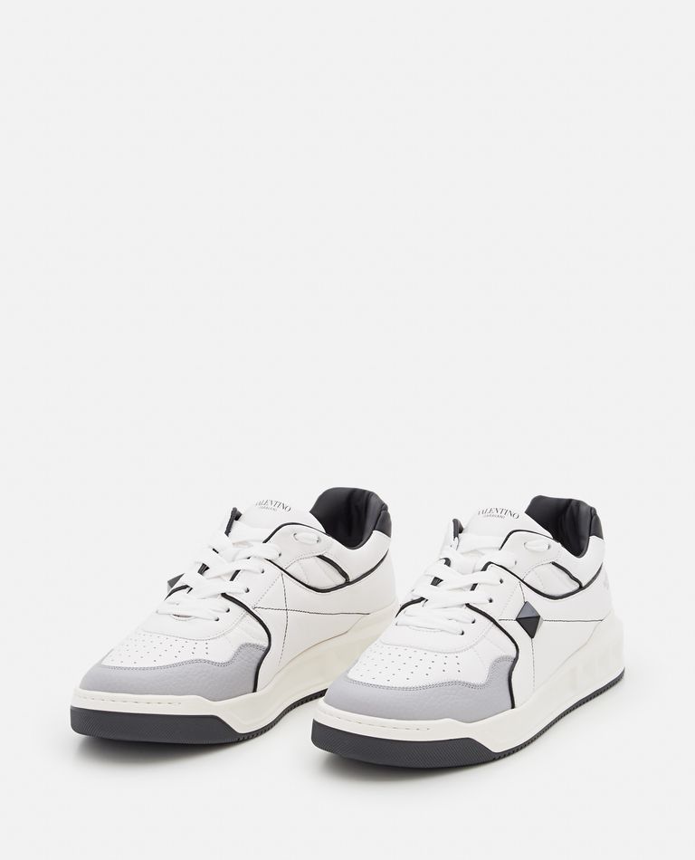 VALENTINO GARAVANI LOW-TOP LEATHER 'ONE STUD' SNEAKERS