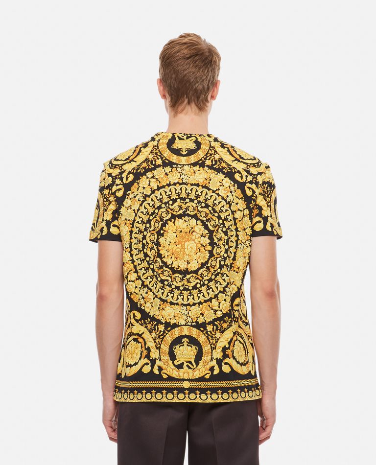 Shop Versace Baroque Print T-shirt In Black