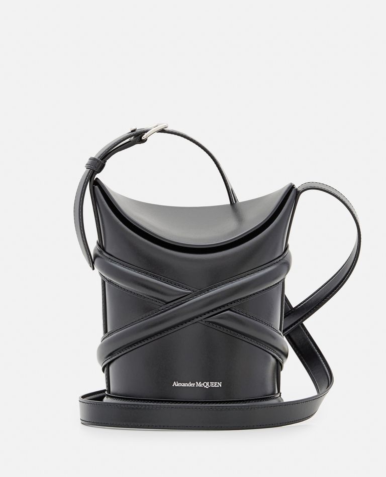 THE CURVE LEATHER BUCKET BAG