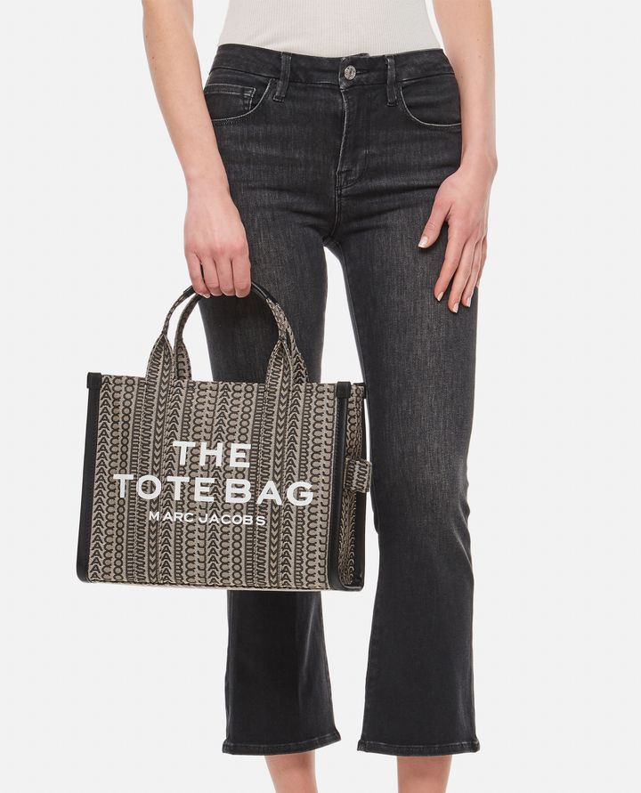 Marc Jacobs - THE TOTE BAG MONOGRAM MEDIA IN CANVAS_8
