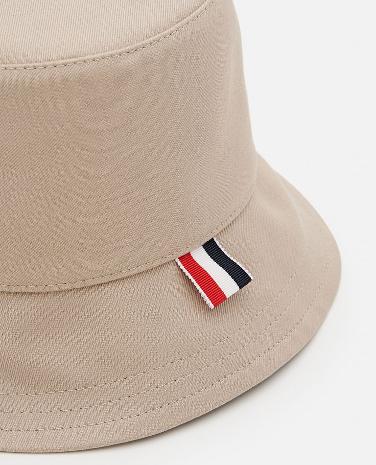 COTTON BUCKET HAT WITH 4BAR for Men - Thom Browne | Biffi