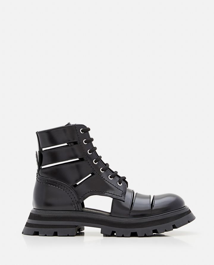 Alexander McQueen - 45MM PATENT LEATHER BOOTS WITH CUTOUTS_1