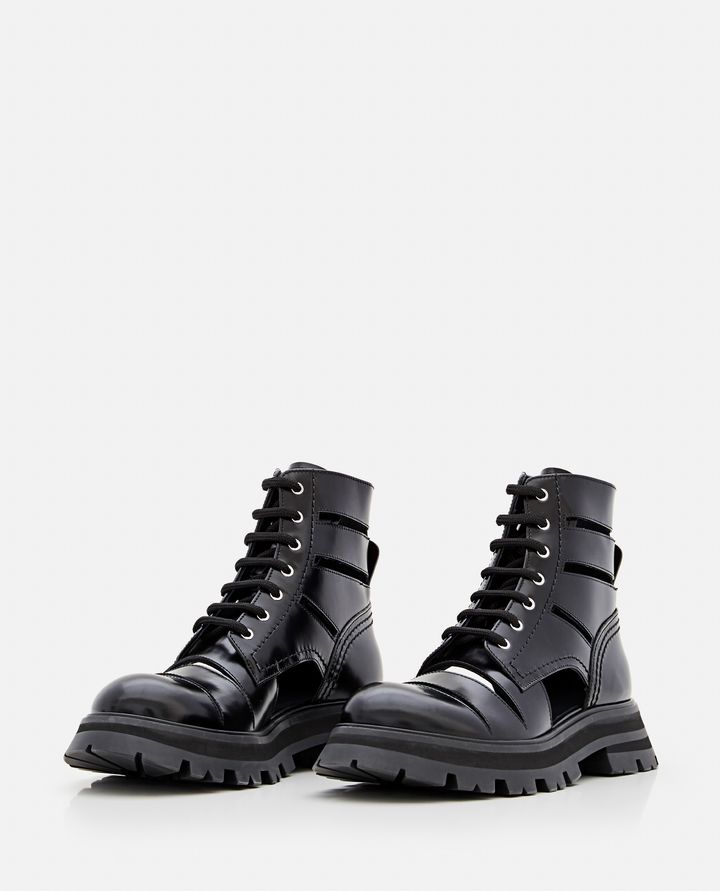 Alexander McQueen - 45MM PATENT LEATHER BOOTS WITH CUTOUTS_2