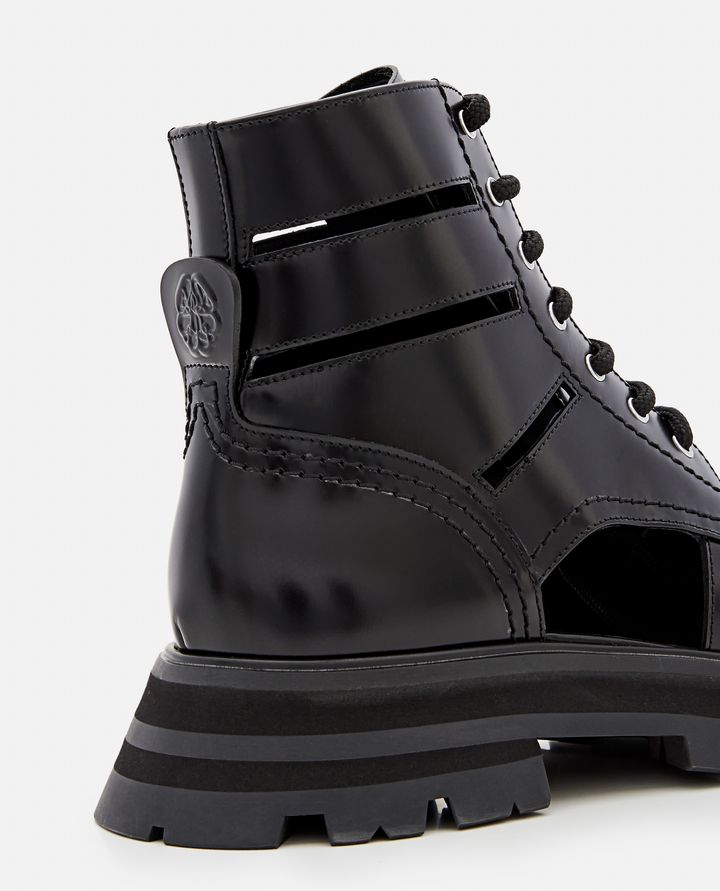 Alexander McQueen - 45MM PATENT LEATHER BOOTS WITH CUTOUTS_4