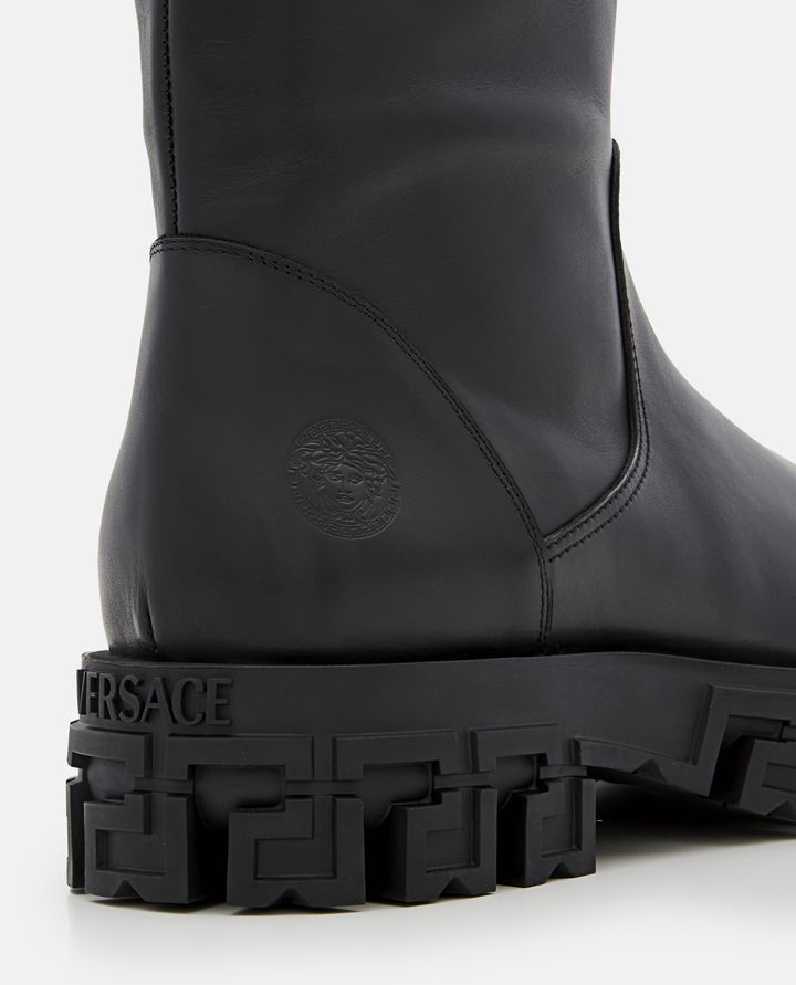 Versace - BELTED LEATHER BOOTS_4