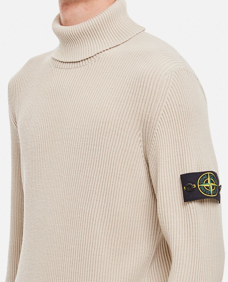 Turtle neck hot sale stone island