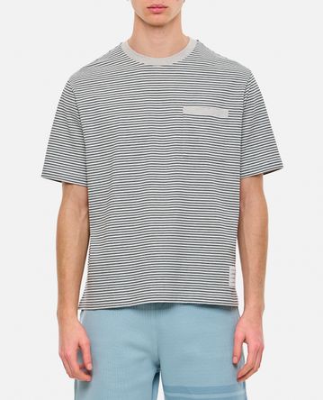 Thom Browne - T-SHIRT OVERSIZE CON TASCHINO IN COTONE