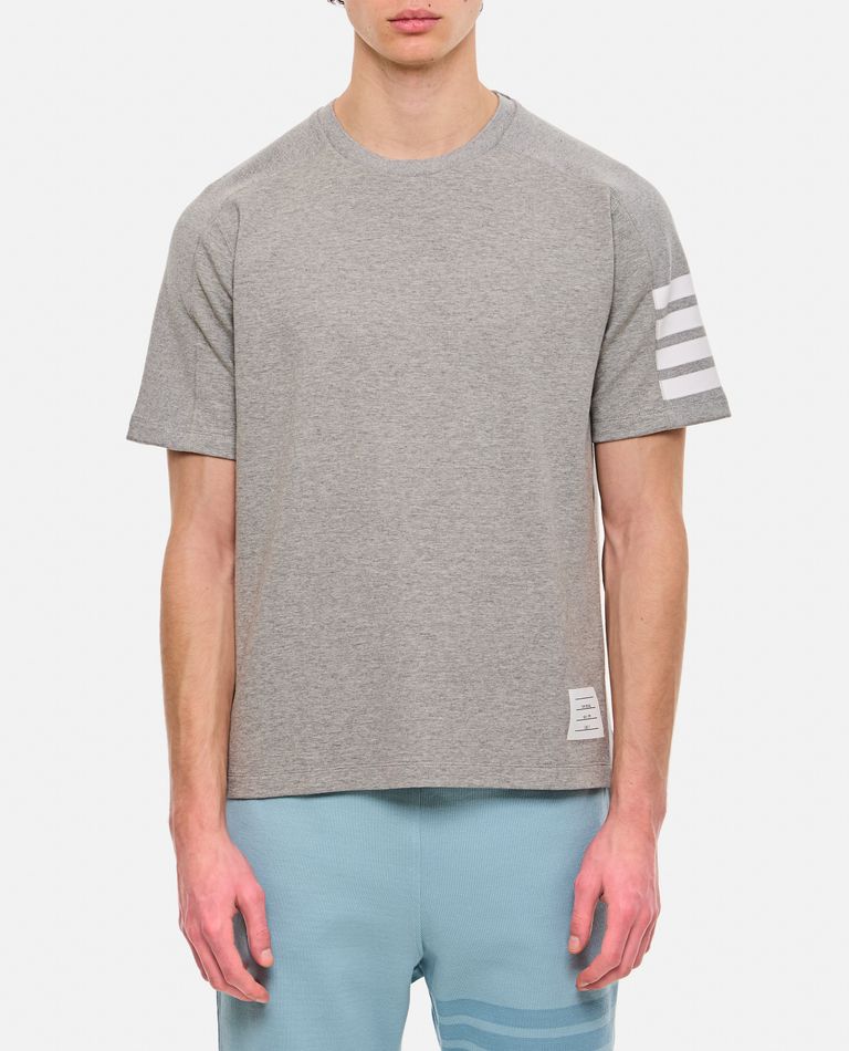Tシャツ・カットソー THOM BROWNE SS25 '4 Bar' T-shirt (MJS246A07323 100) Thom Browne 4-Bar short-sleeve T-shirt | REVERSIBLE