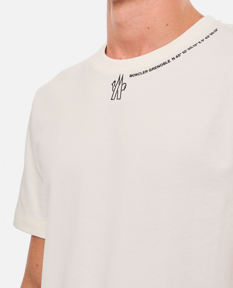 Tシャツ・カットソー MONCLER GRENOBLE Cotton t-shirt with frontal logo Bianco Moncler Grenoble logo-print T-shirt | White | FARFETCH