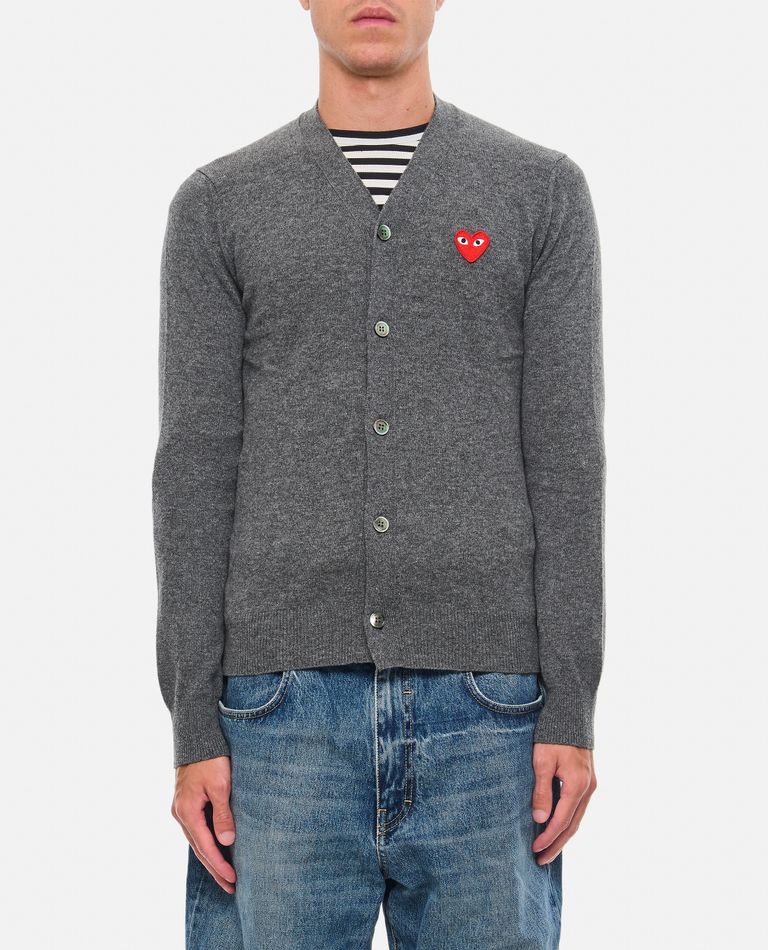 RED EMBLEM PLAY V NECK CARDIGAN for Unisex Comme Des Garcons Play Biffi