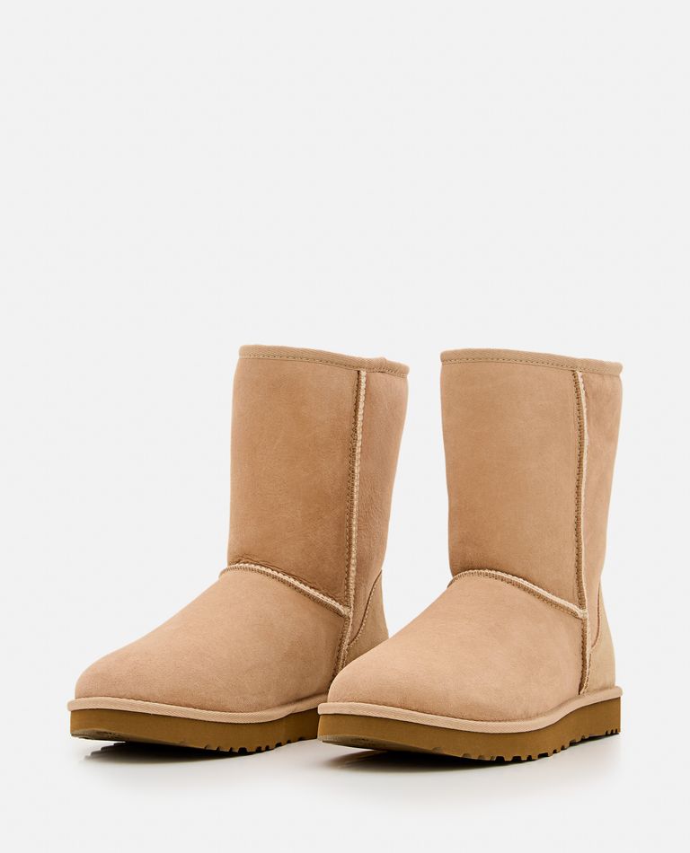 UGG W CLASSIC SHORT II 