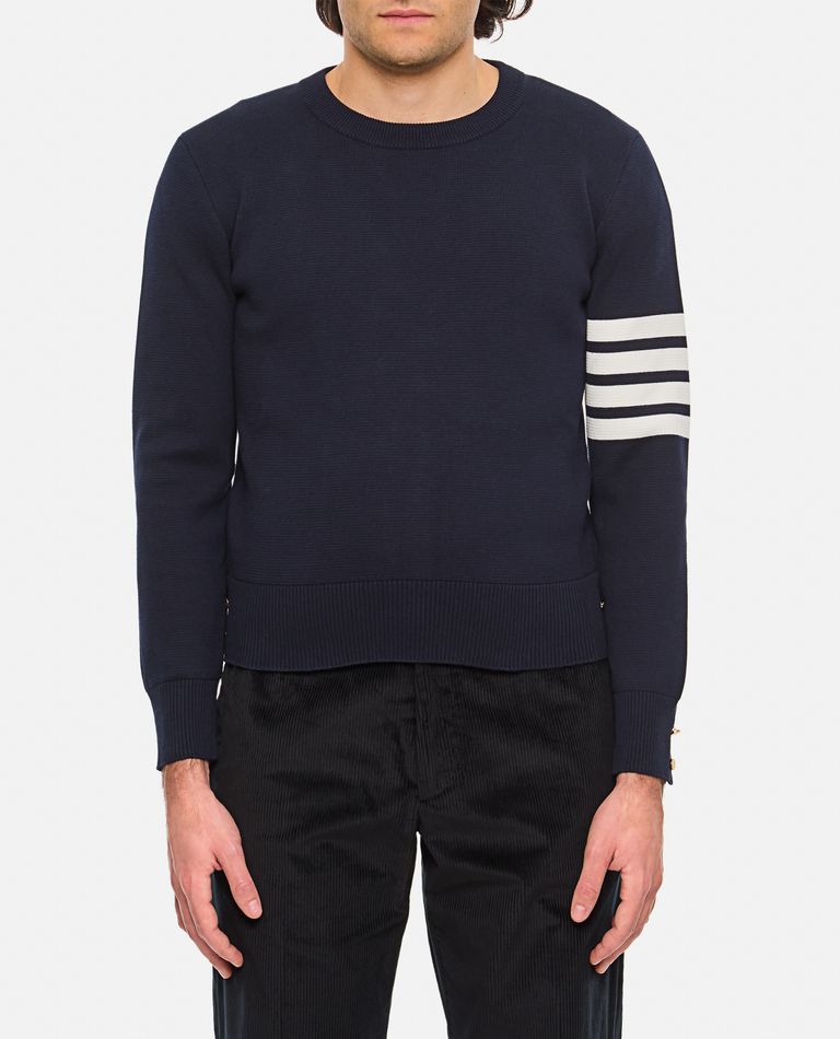 Thom Browne Classic Crewneck Short Pullover With White 4 Bar Stripe In Cashmere In Black
