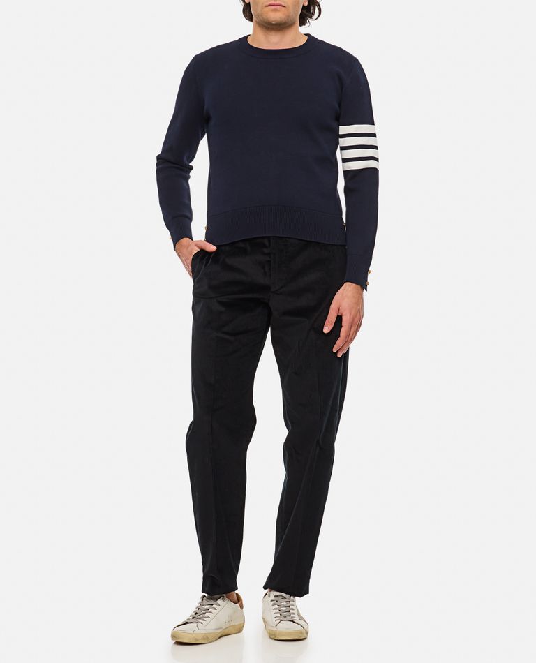 Thom Browne Classic Crewneck Short Pullover With White 4 Bar Stripe In Cashmere In Black