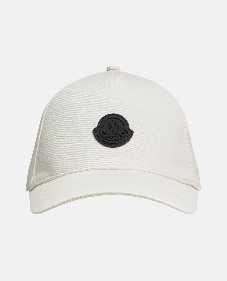 Moncler Structured White Baseball Cap With Prominent Logo Detail In White