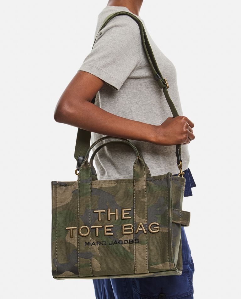 【関税込み】The Medium Tote - Marc Jacobs - Cotton - Green MARC JACOBS Cotton Canvas Medium The Traveler Tote Bag Aloe