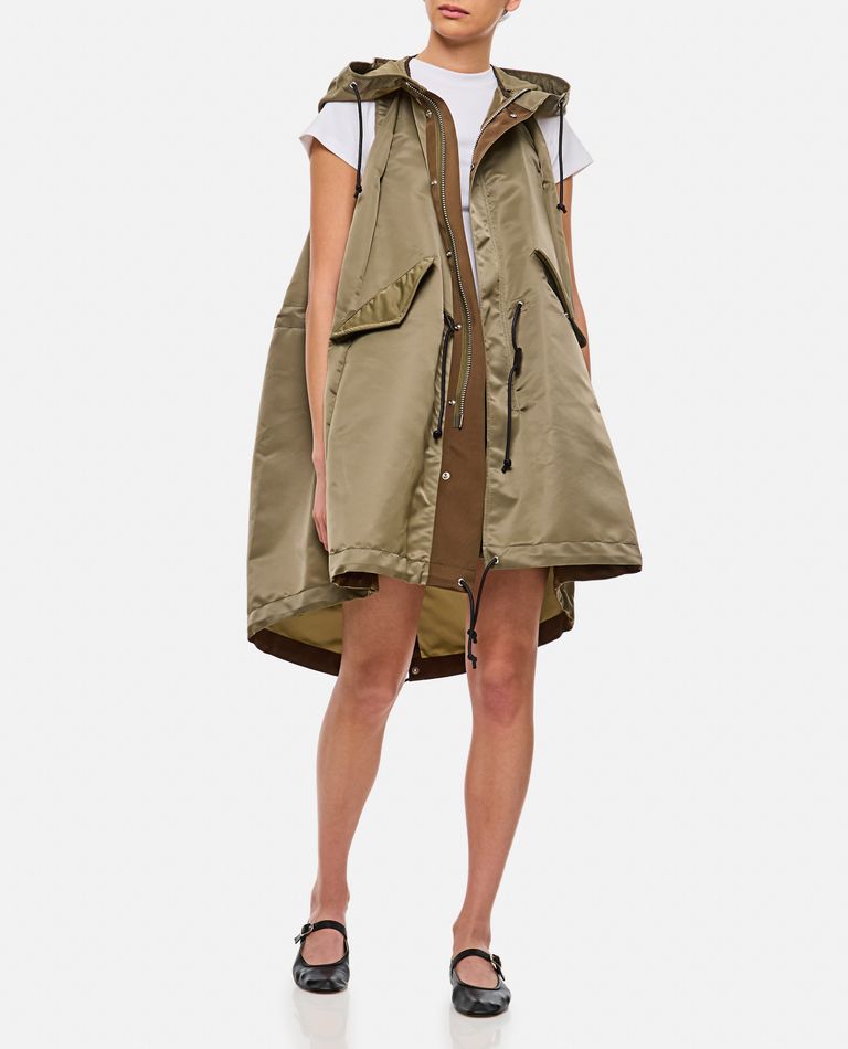 ダウンベスト sacai SS25 NYLON TWILL HOODIE VEST (25 07677 001) NYLON TWILL HOODIE VEST for Women - Sacai sale | Biffi