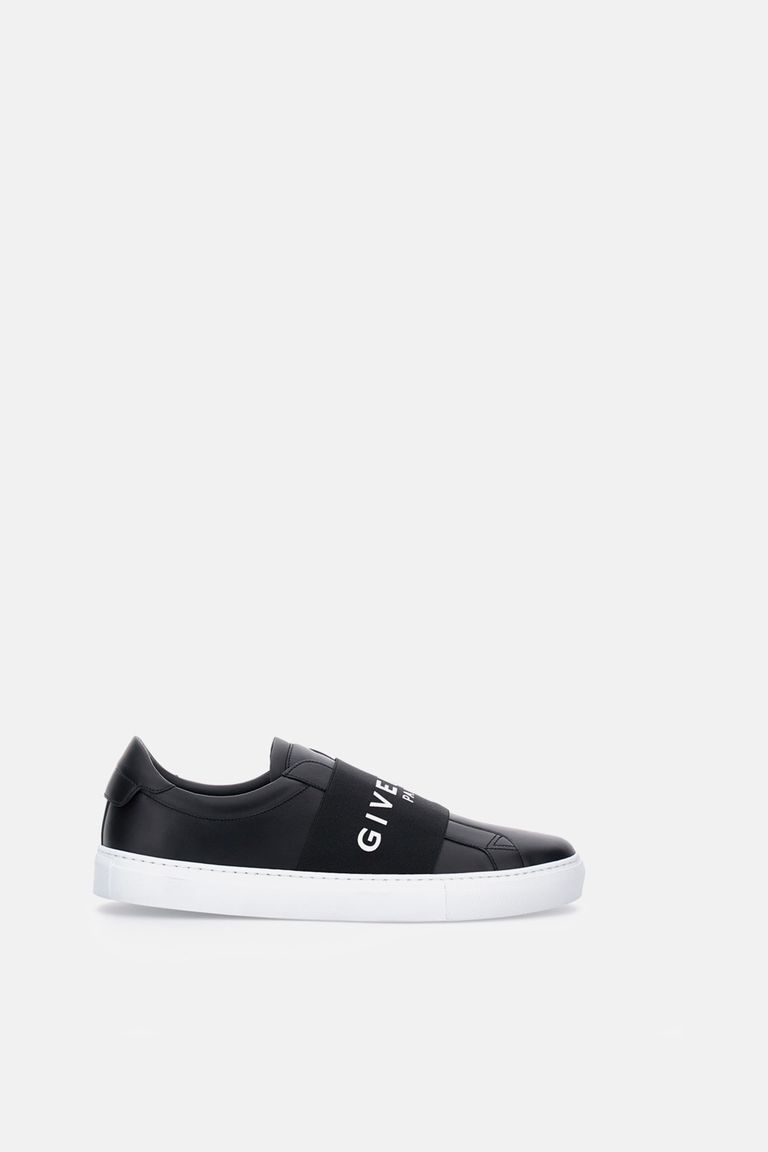 Givenchy Logo Detailed Low-top Sneakers In Black | ModeSens